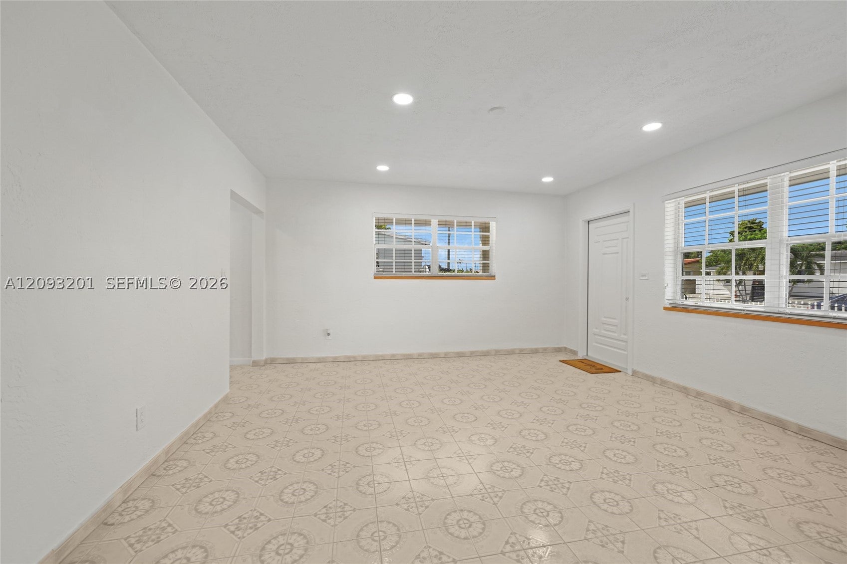 1250 W 34th St