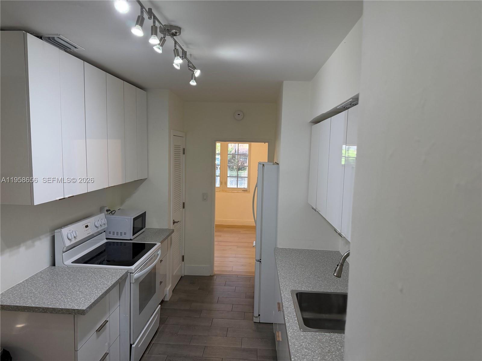 CORAL GABLES SEC B - Residential