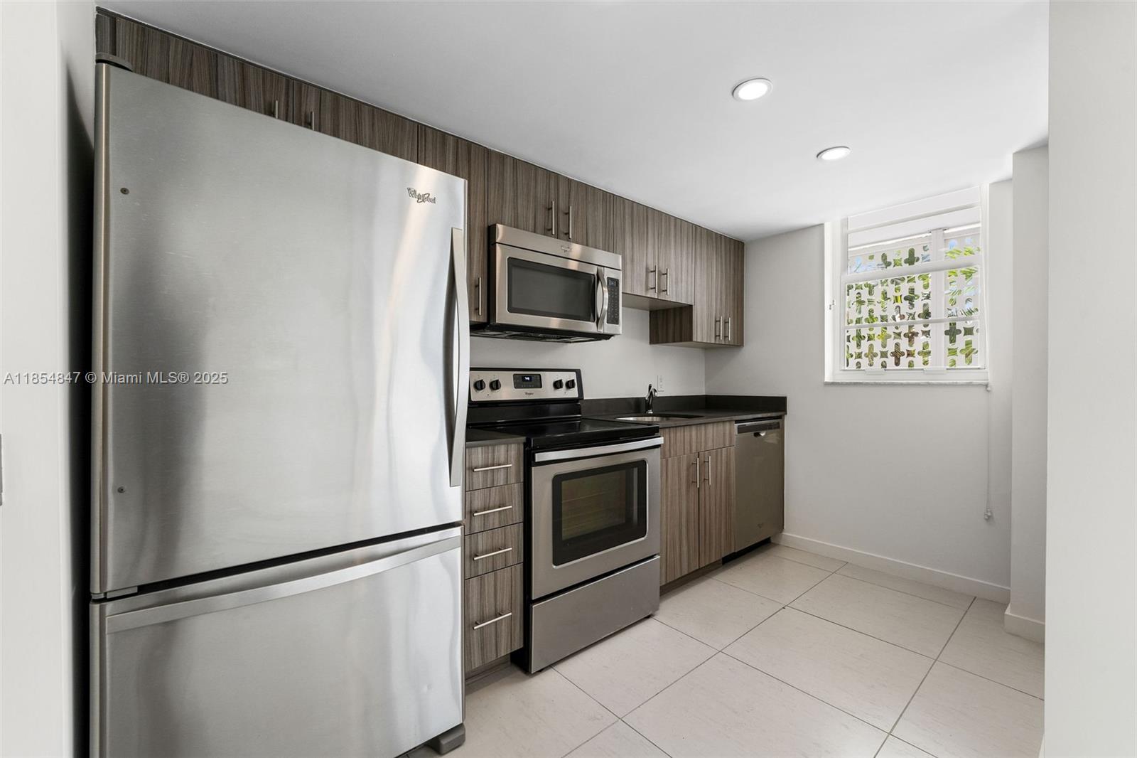 910 West Ave 0217