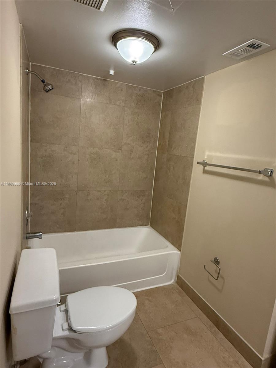 LAKEVIEW CLUB CONDO - Residential Lease