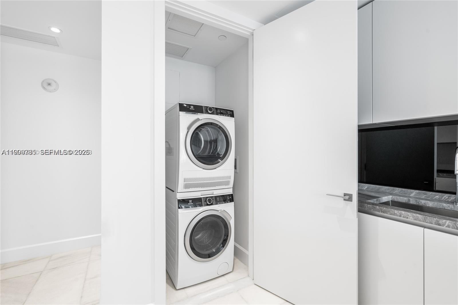 ESCOTTONIA PARK - Residential