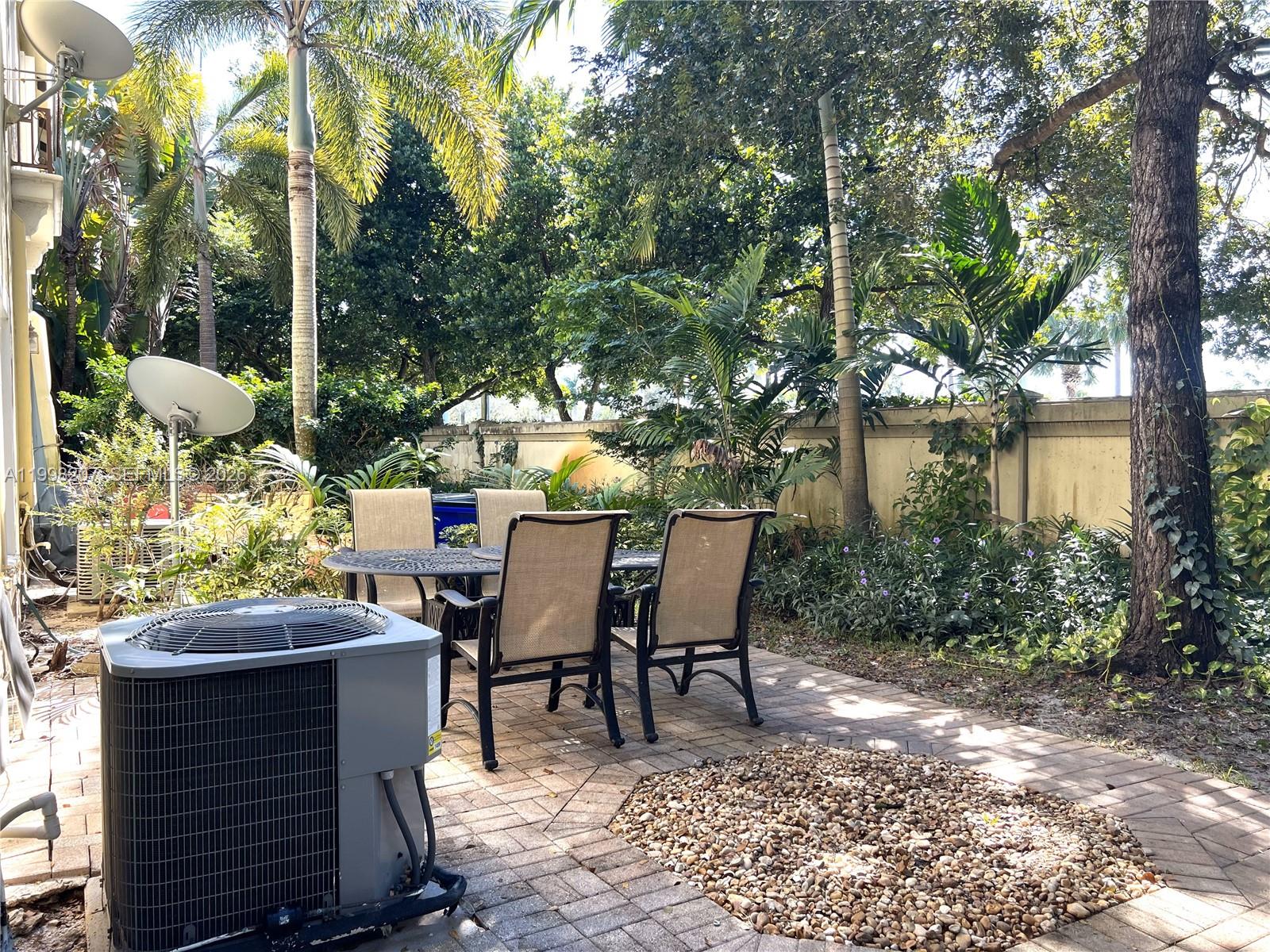 MERRICK PRESERVE CONDO - Residential