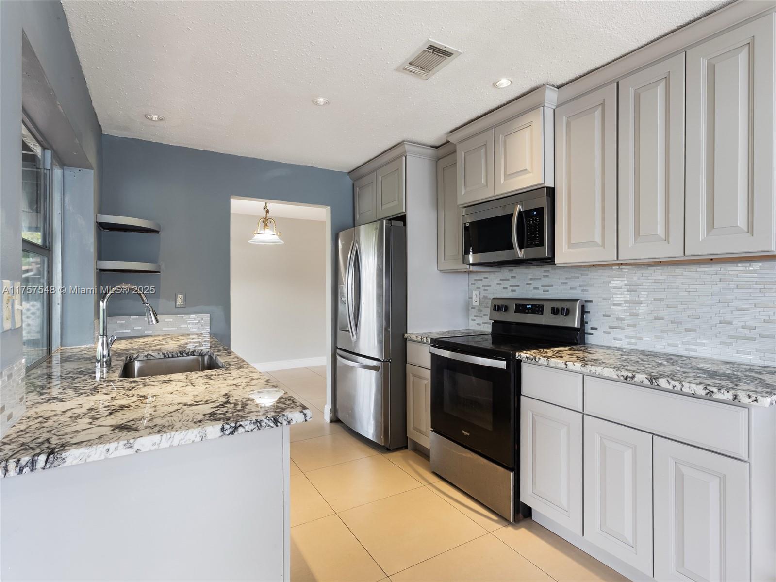 MAINLANDS OF TAMARAC LAKE - Residential