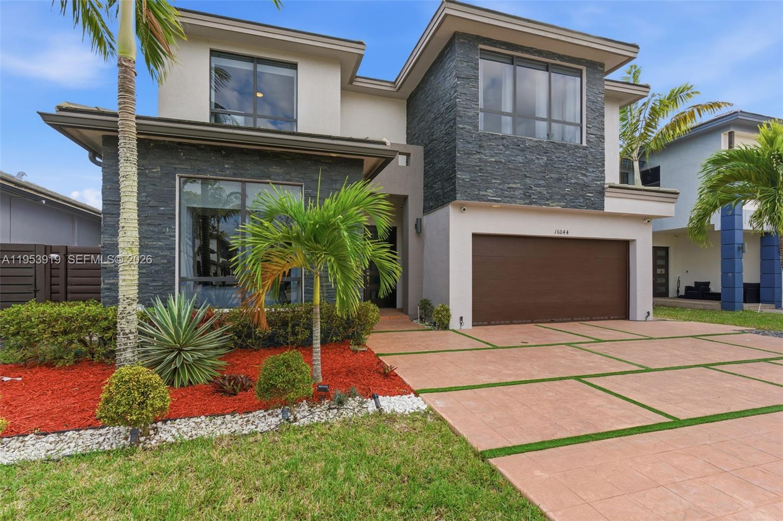 CRESTVIEW WEST - Residential