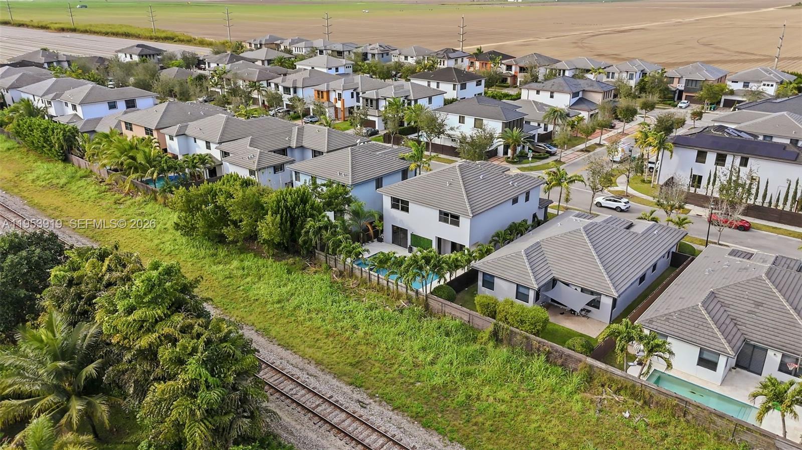 CRESTVIEW WEST - Residential