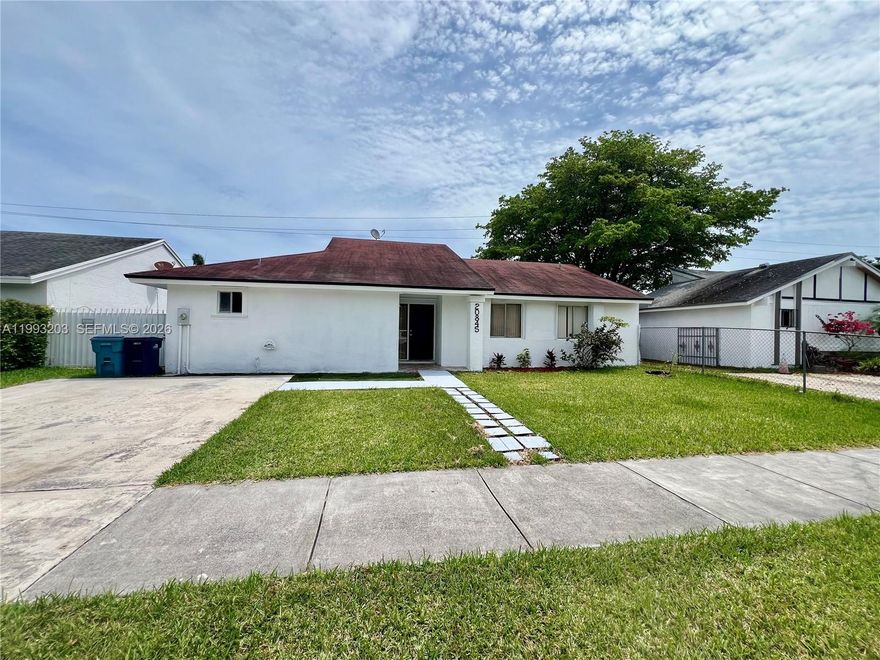 Move-in ready 3/2, freshly painted inside and out, featuring a fully fenced yard ideal for pets, kids, or entertaining. A great opportunity for first-time buyers. NEW AC WILL BE ADDED BEFORE CLOSING.