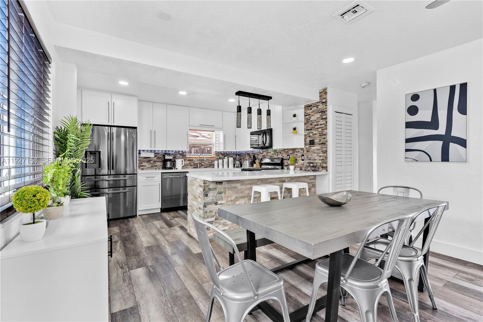 DRIFTWOOD ESTATES NO 11 - Residential Lease