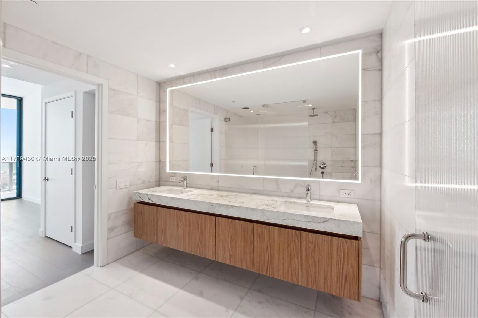 FIVE PARK CONDO - Residential