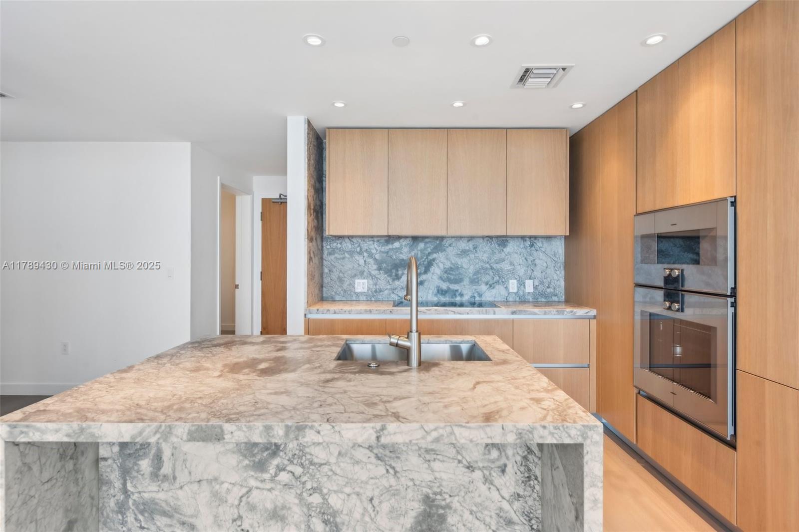 FIVE PARK CONDO - Residential