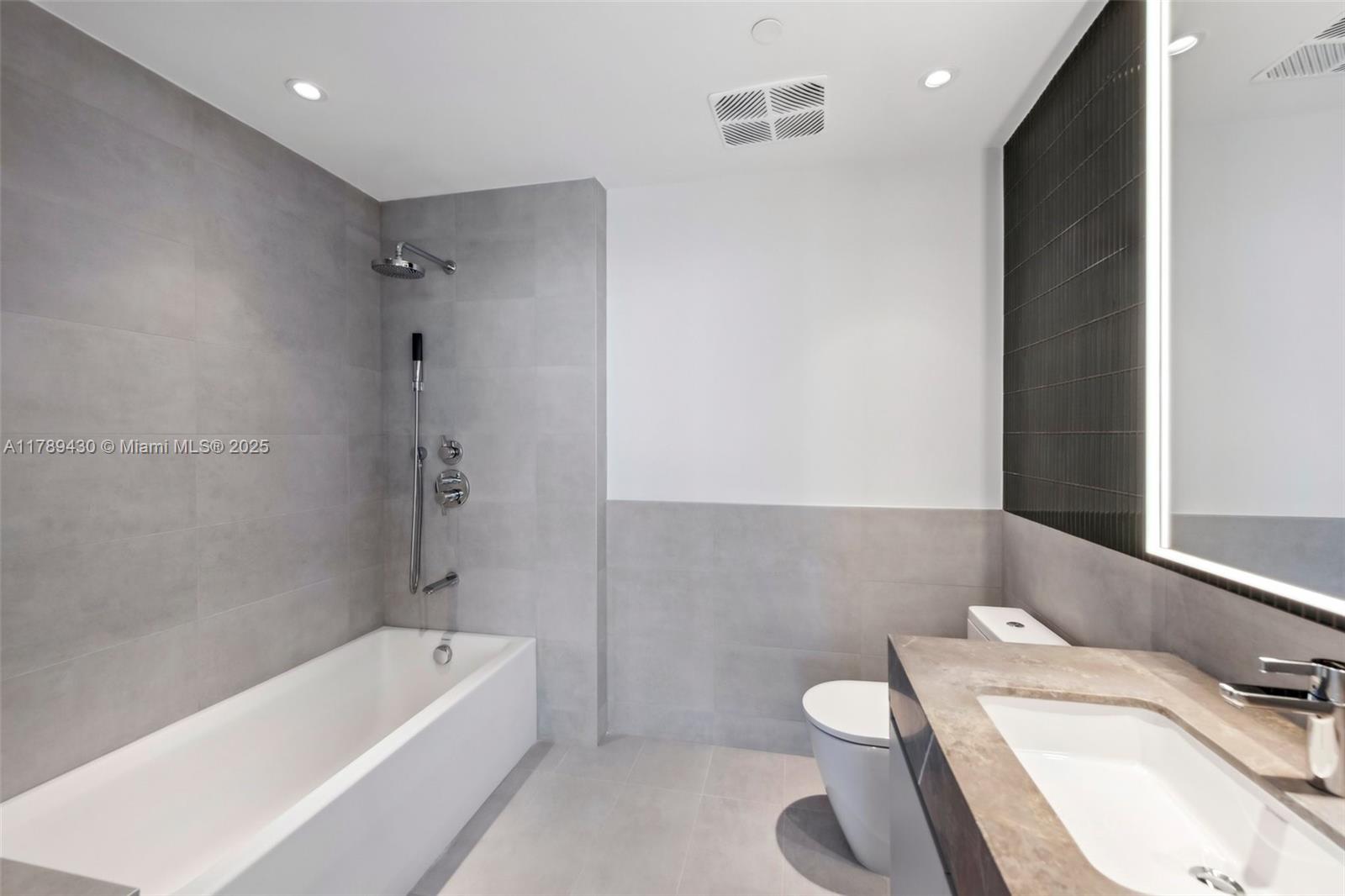 FIVE PARK CONDO - Residential