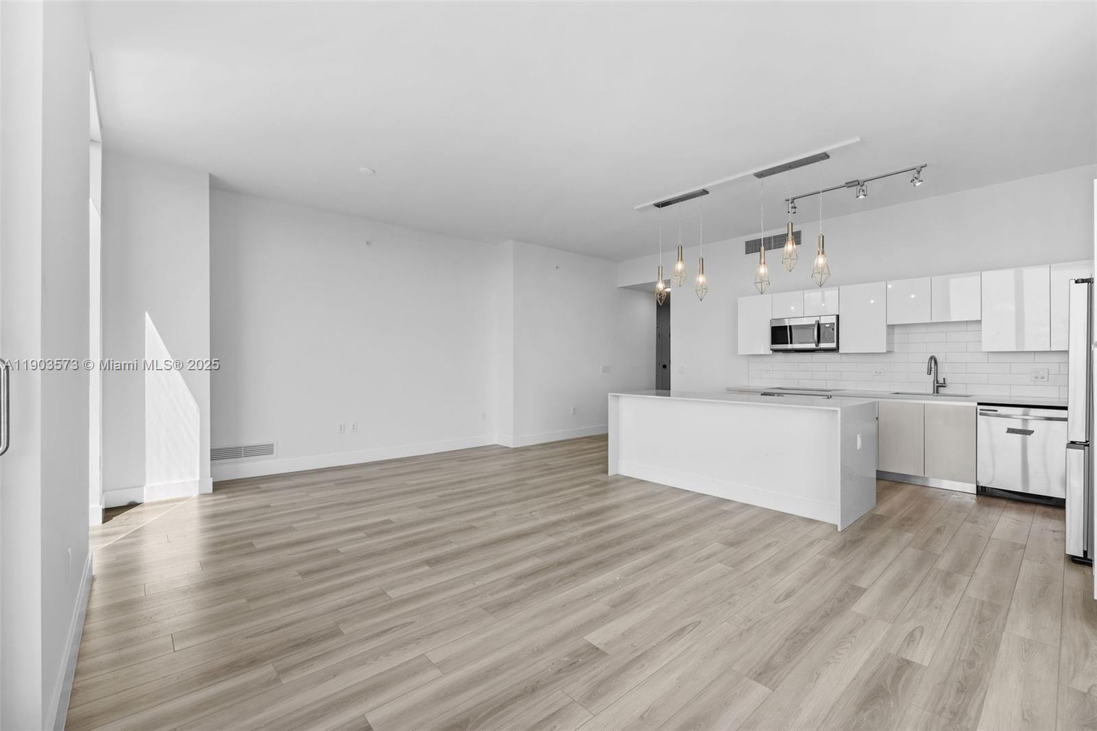 Slate Hallandale - Residential Lease