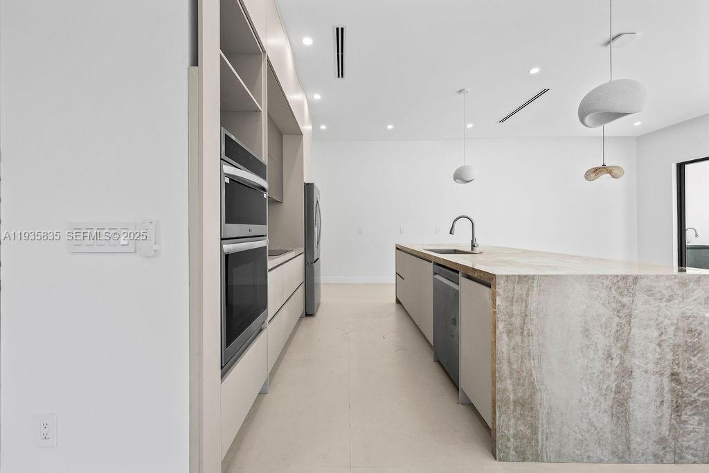 HOLIDAY HEIGHTS - Residential