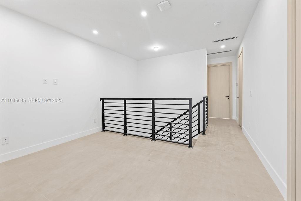 HOLIDAY HEIGHTS - Residential