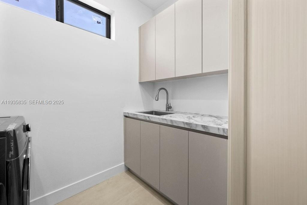 HOLIDAY HEIGHTS - Residential