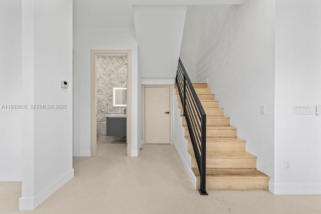 HOLIDAY HEIGHTS - Residential