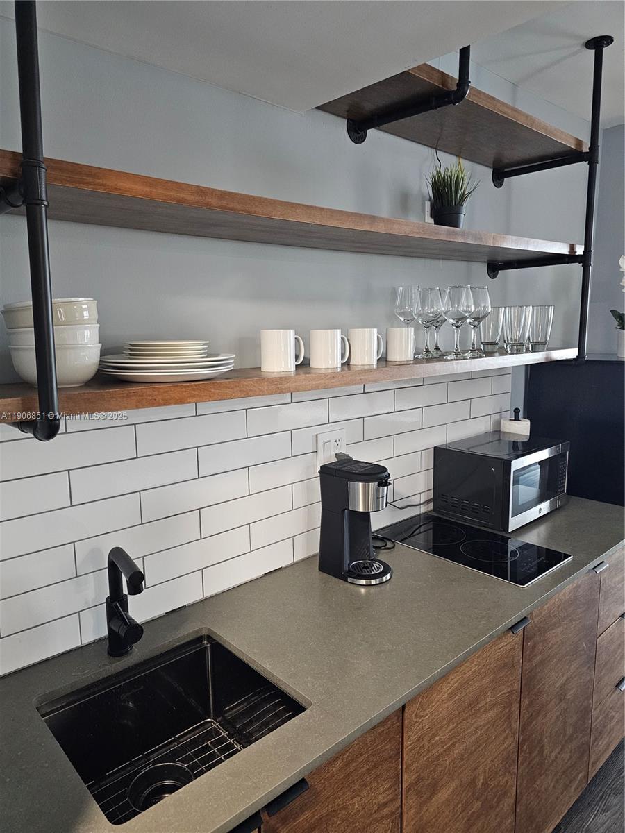 THE AVENTURA BEACH CLUB C - Residential Lease