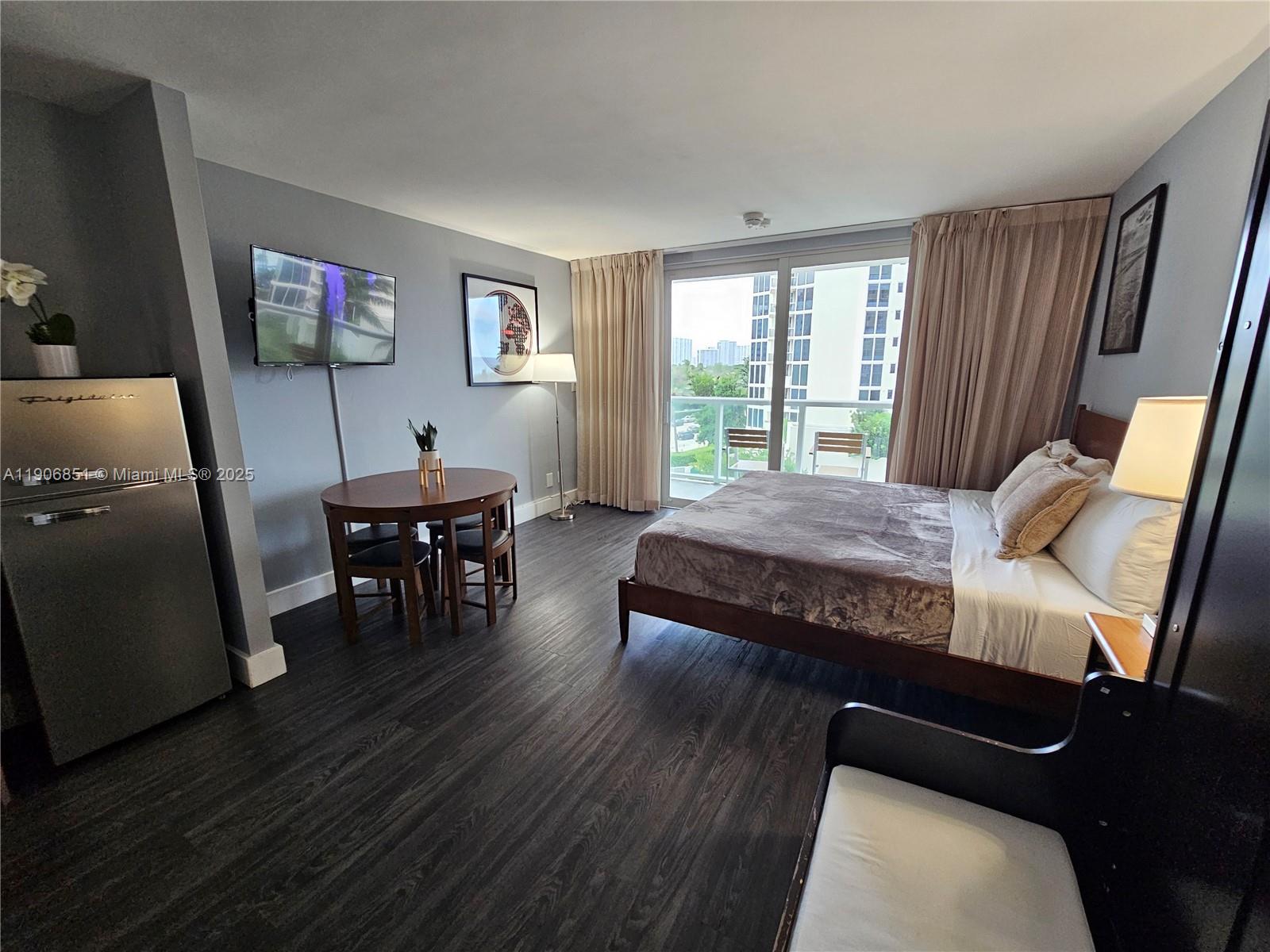 THE AVENTURA BEACH CLUB C - Residential Lease