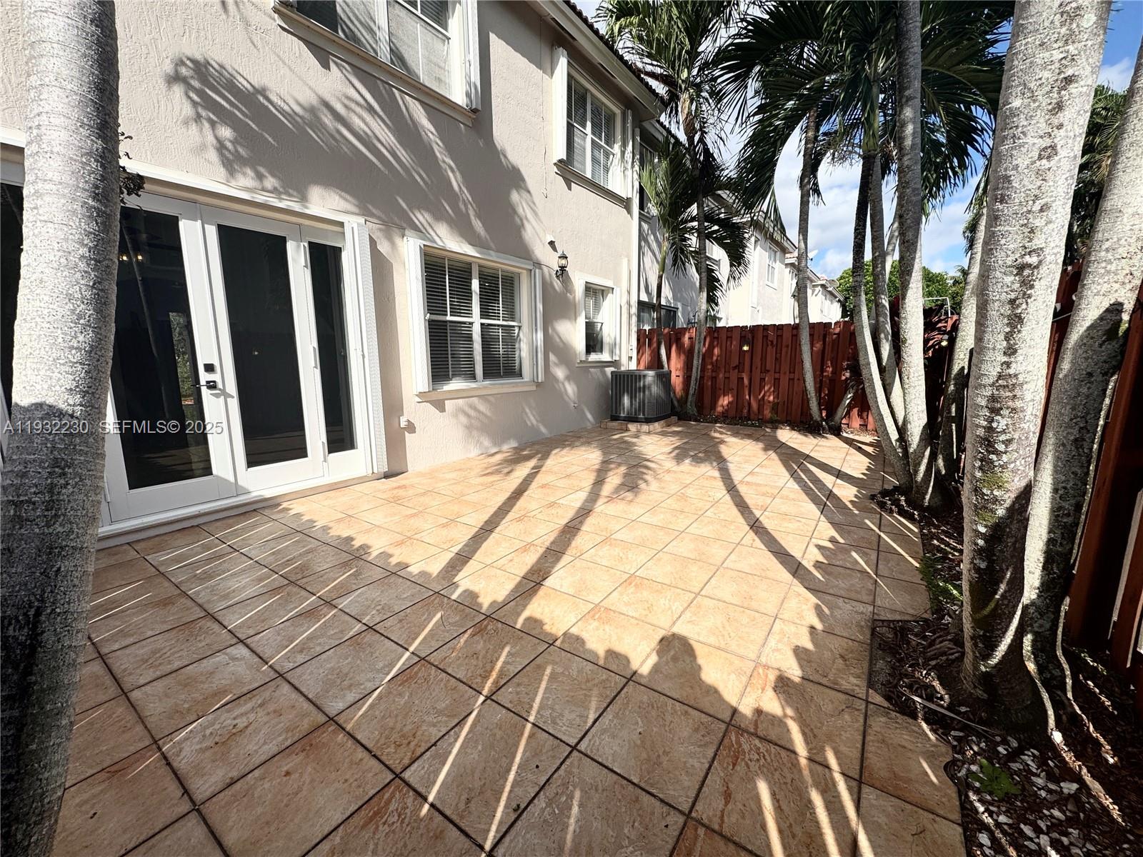 KENDALL BREEZE - Residential