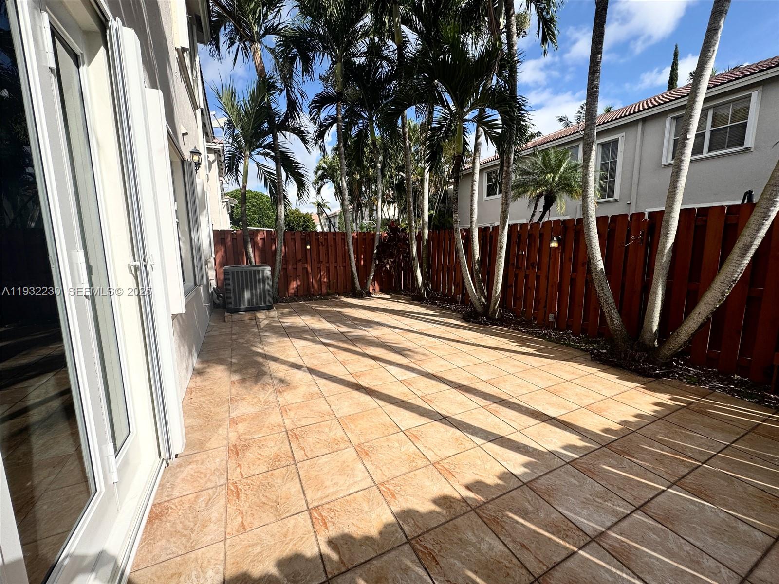 KENDALL BREEZE - Residential