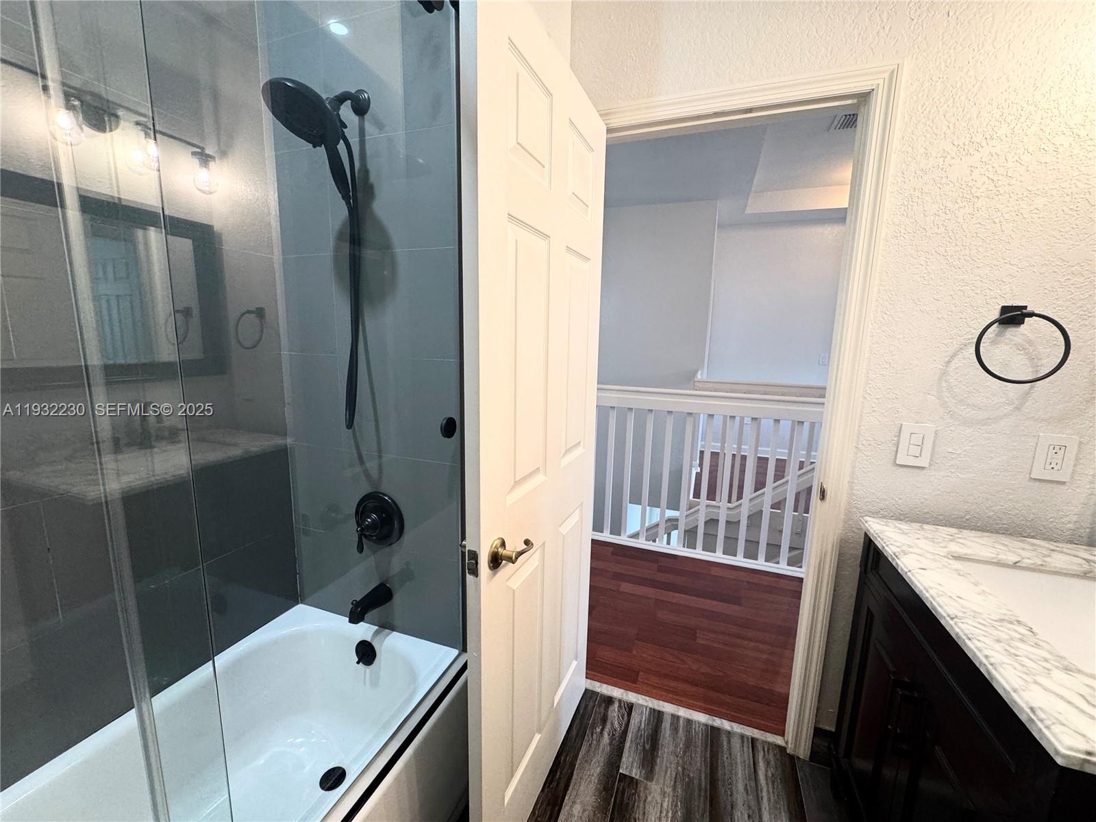 KENDALL BREEZE - Residential