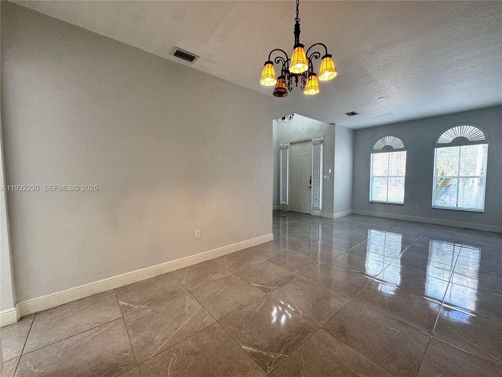 KENDALL BREEZE - Residential