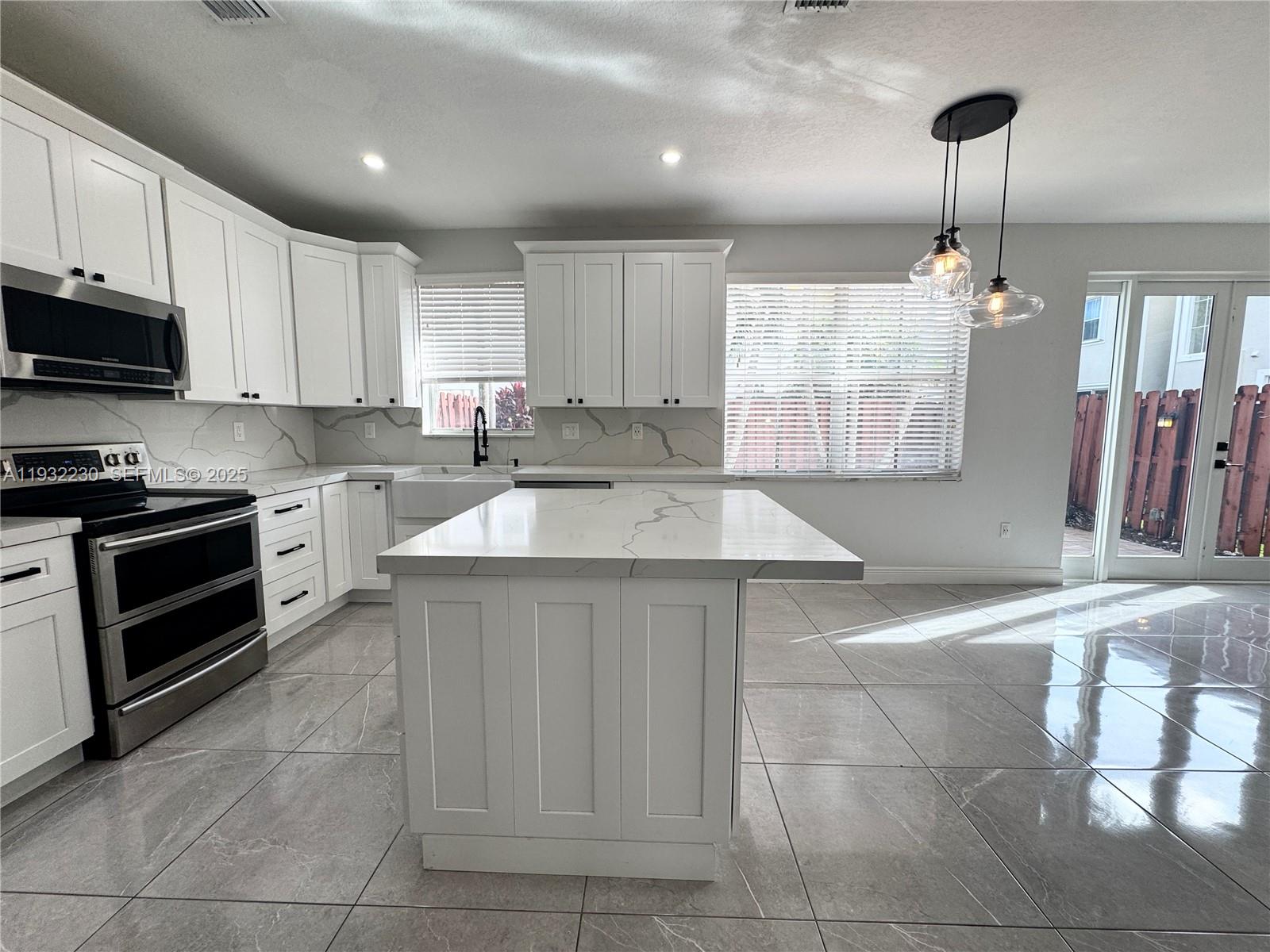 KENDALL BREEZE - Residential