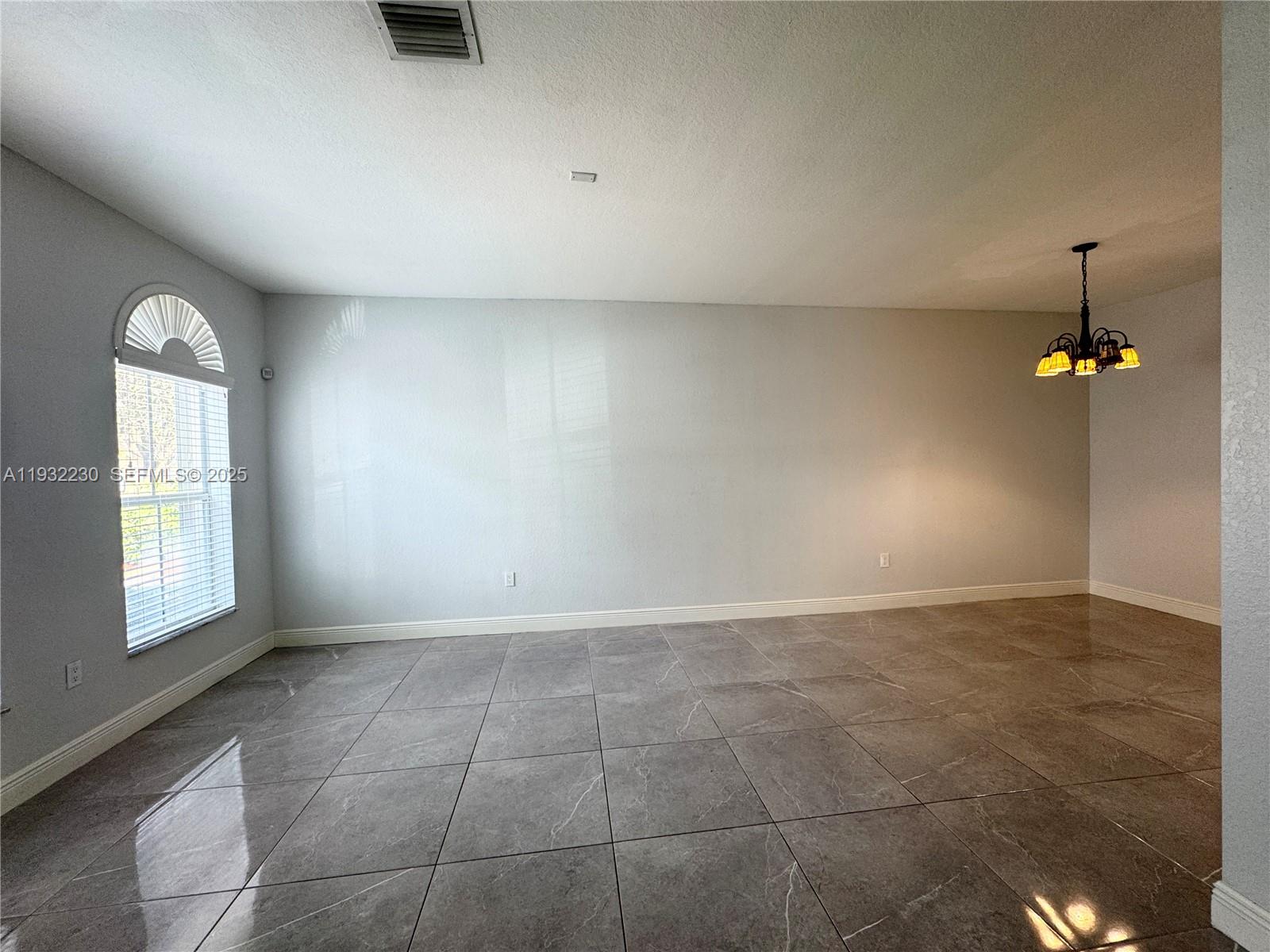 KENDALL BREEZE - Residential