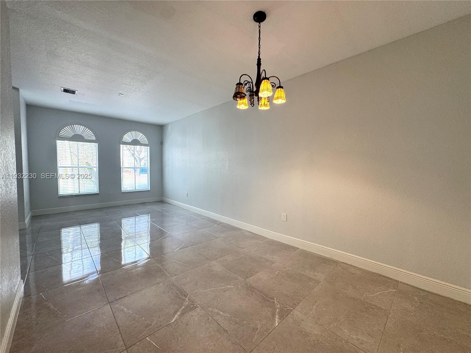 KENDALL BREEZE - Residential