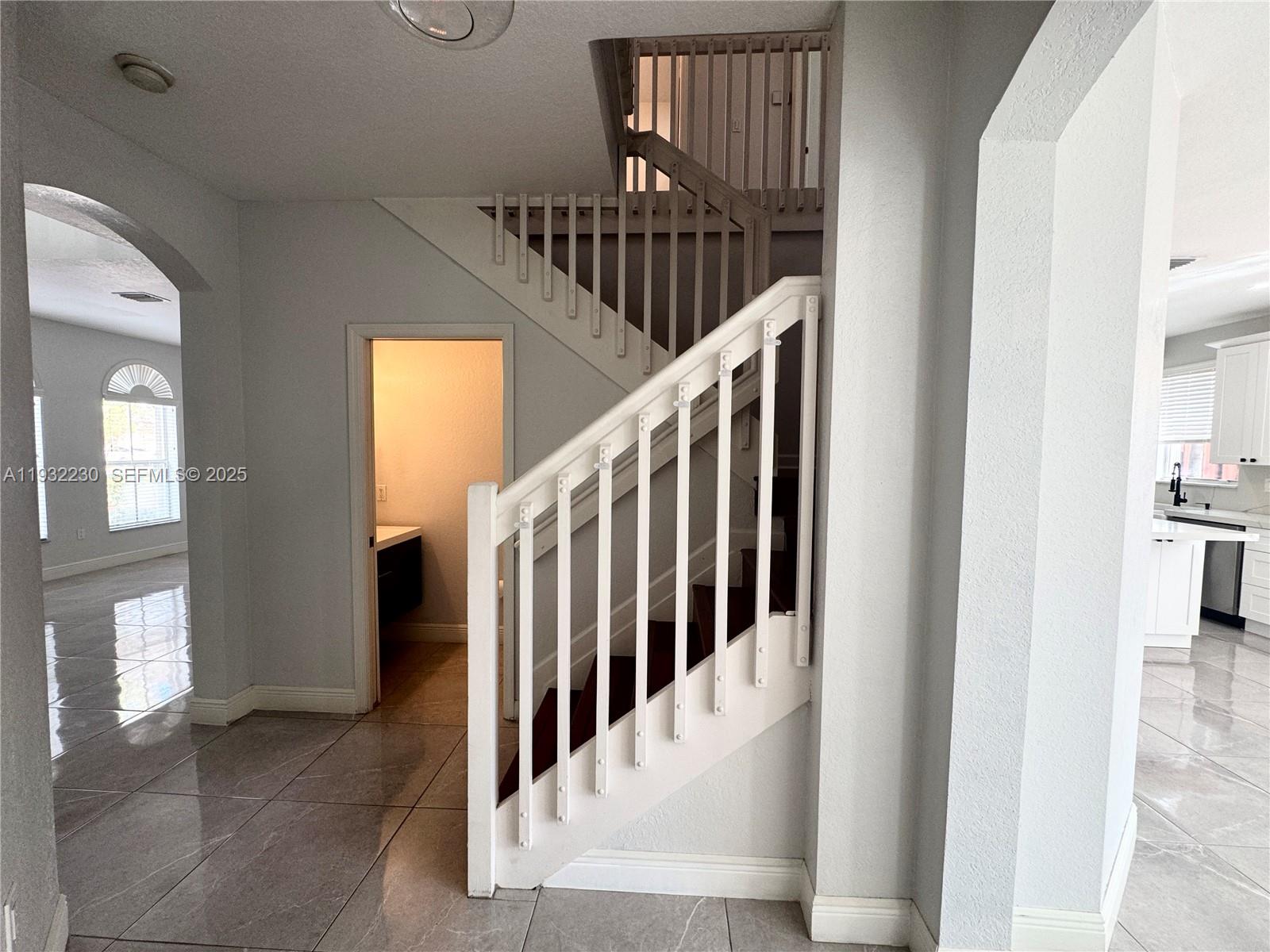 KENDALL BREEZE - Residential