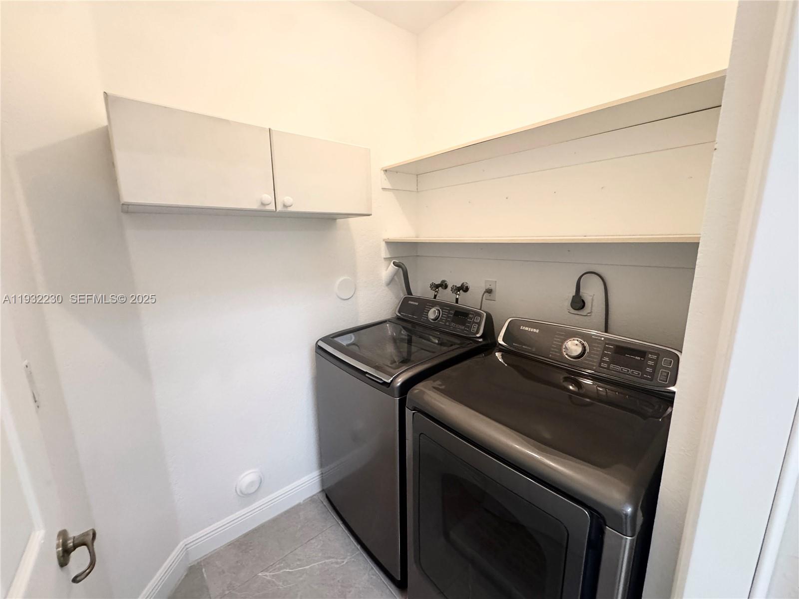 KENDALL BREEZE - Residential