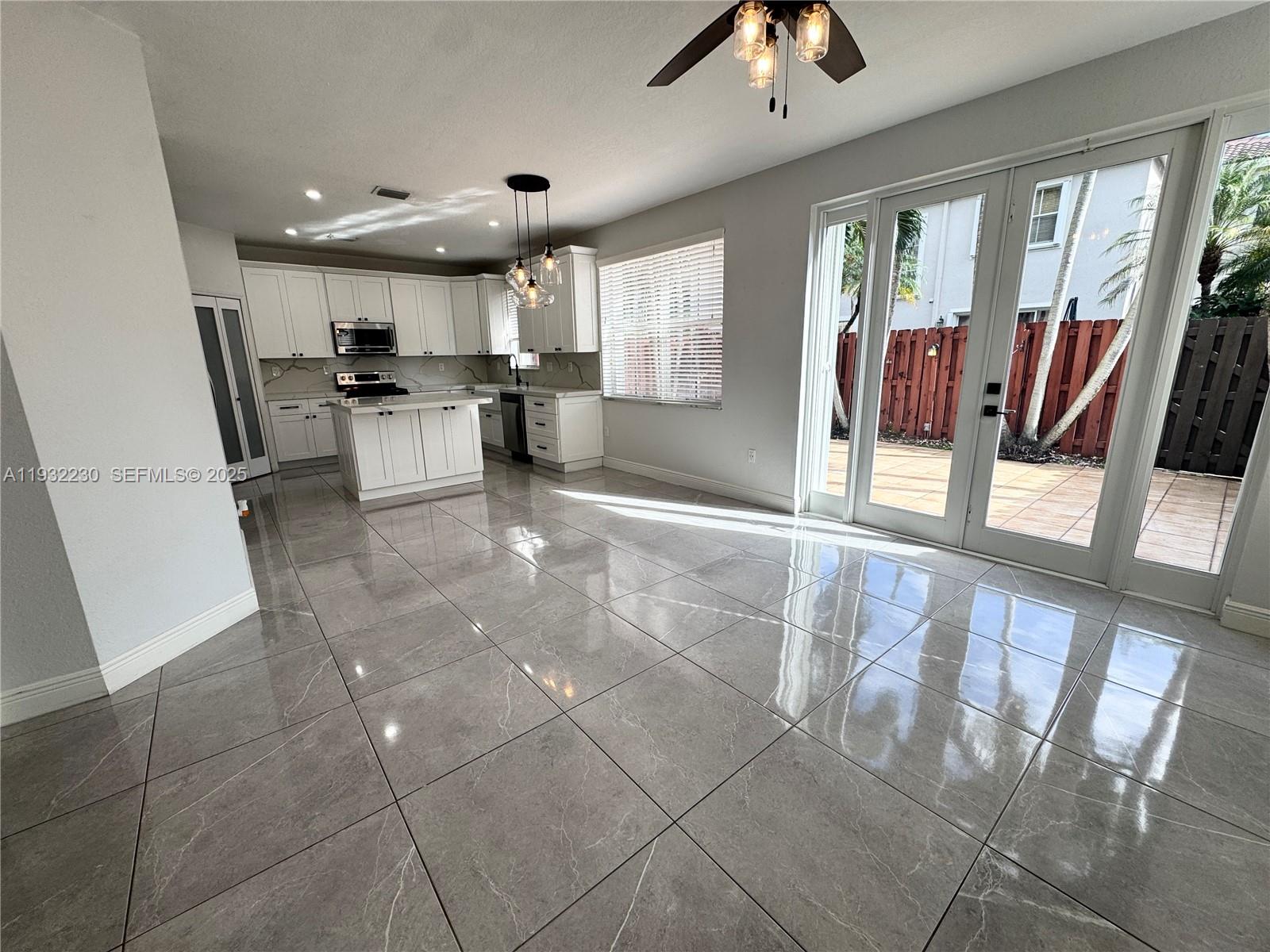 KENDALL BREEZE - Residential