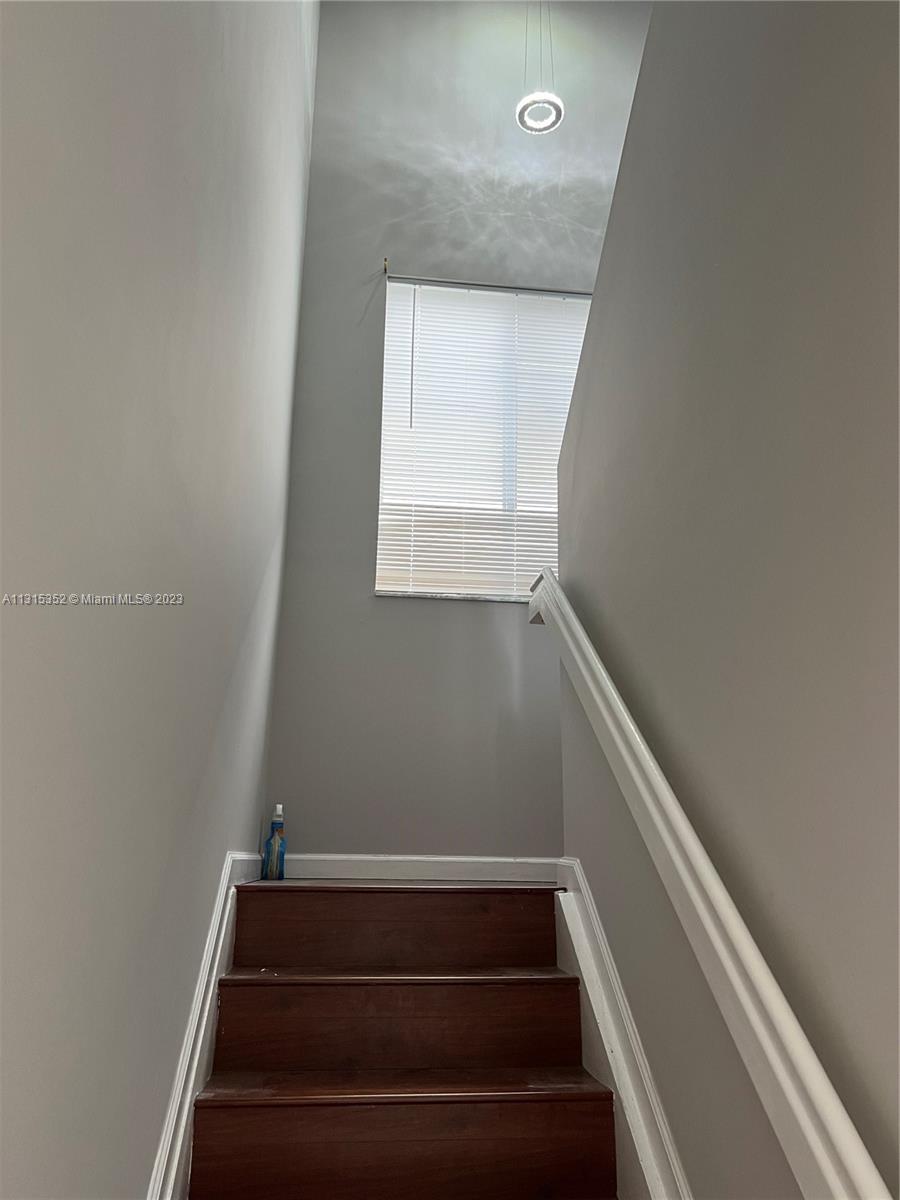 EMILIOS PLACE AT OASIS - Residential Lease