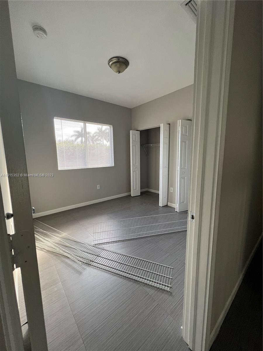 EMILIOS PLACE AT OASIS - Residential Lease