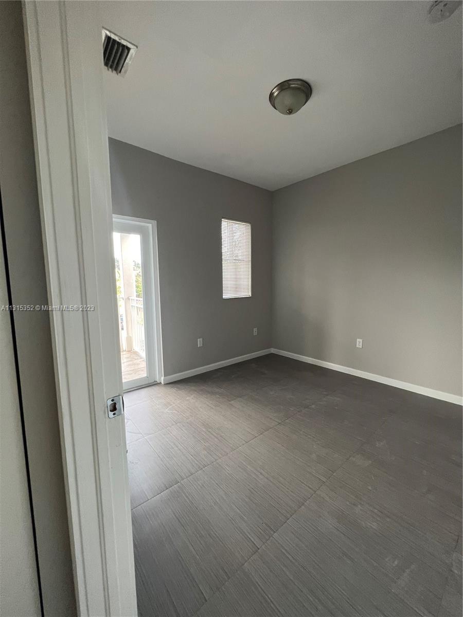 EMILIOS PLACE AT OASIS - Residential Lease