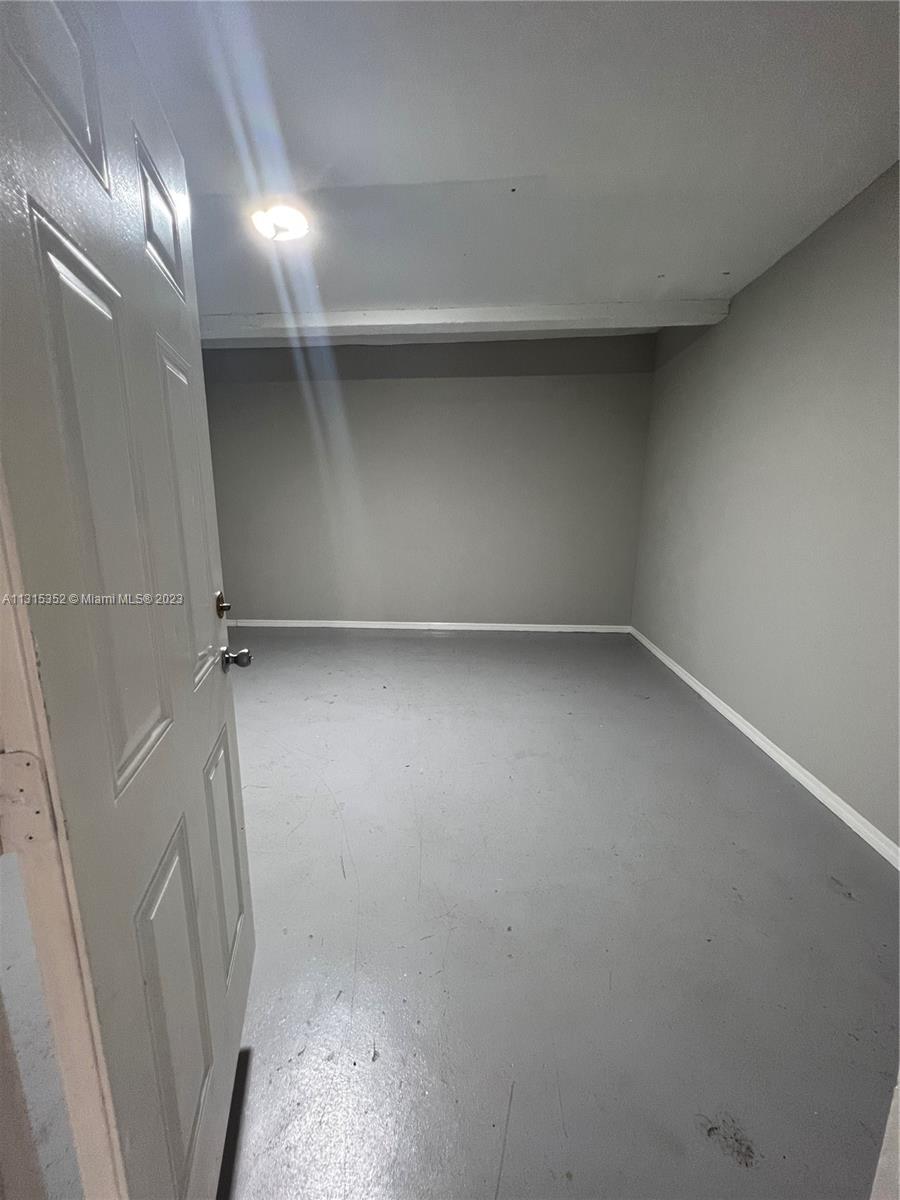 EMILIOS PLACE AT OASIS - Residential Lease