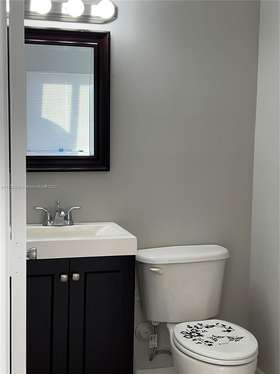 EMILIOS PLACE AT OASIS - Residential Lease