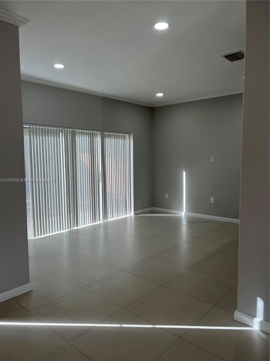 EMILIOS PLACE AT OASIS - Residential Lease