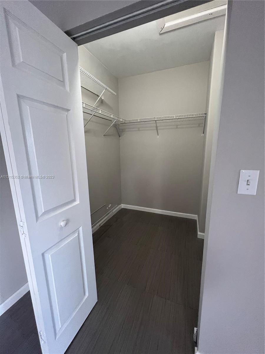 EMILIOS PLACE AT OASIS - Residential Lease