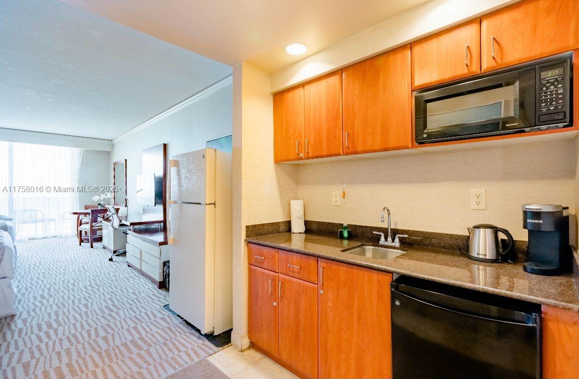 TRUMP INTERNATIONAL SONES - Residential