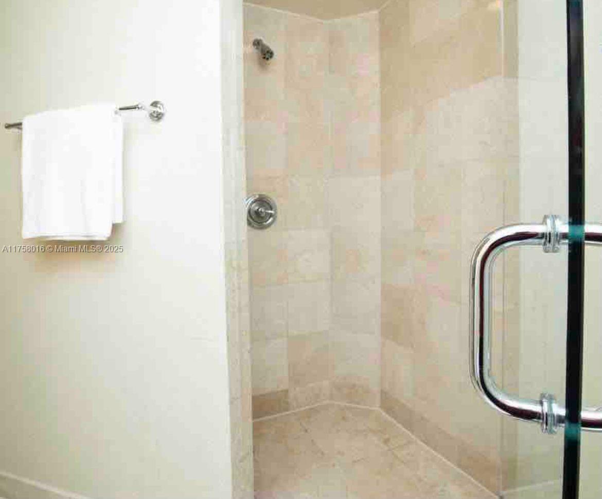 TRUMP INTERNATIONAL SONES - Residential