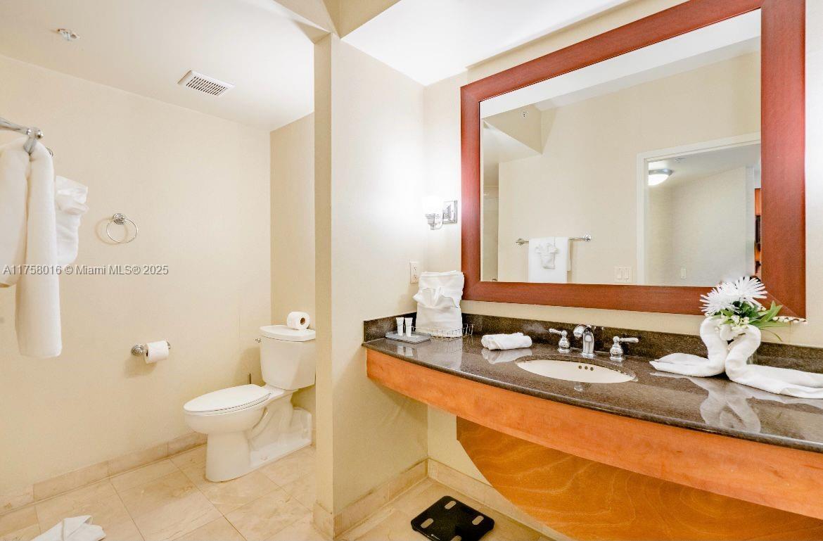 TRUMP INTERNATIONAL SONES - Residential