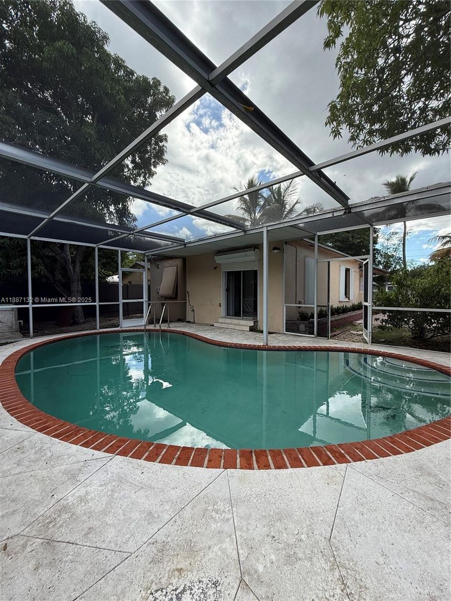 A cozy home in a quiet neighborhood and a short distance to shops, restaurants and more with a beautiful swimming pool + big lot!
There are 2 units with 2 entrances fully separated available for rent immediately:
unit 1: 2 bed/1 bath available at $2500
unit 2: newly remodeled 1 bed/1 bath, full kitchen $1800
 Easy to show! send showing request!