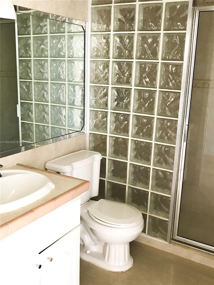CAPOMAR CONDO - Residential Lease