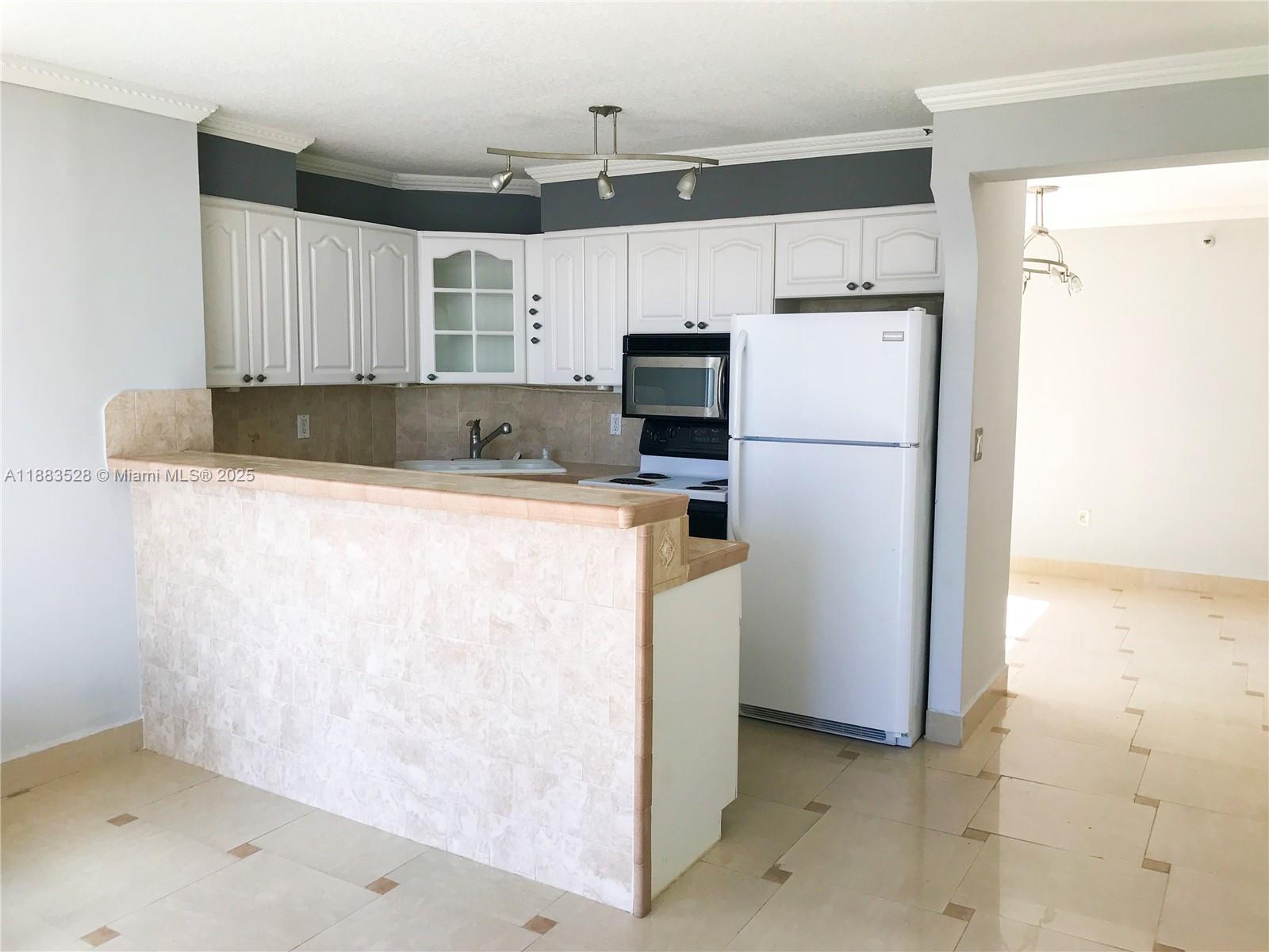 CAPOMAR CONDO - Residential Lease