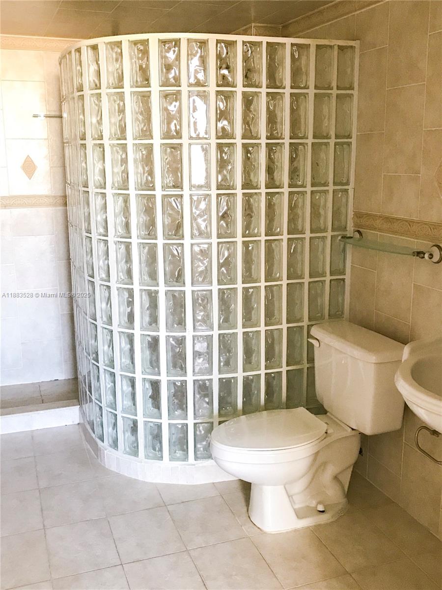 CAPOMAR CONDO - Residential Lease