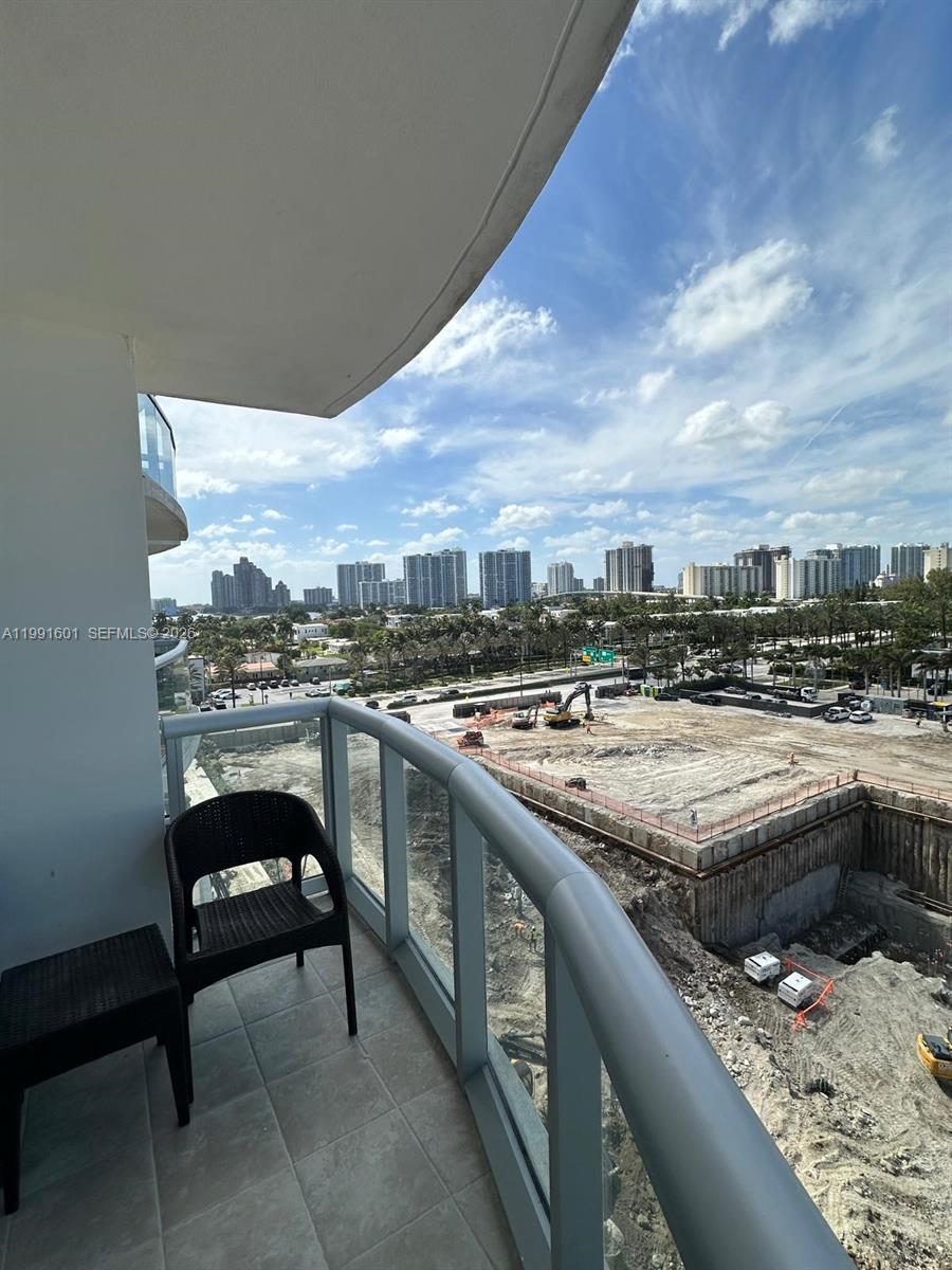 M RESORT RESIDENCES CONDO - Residential