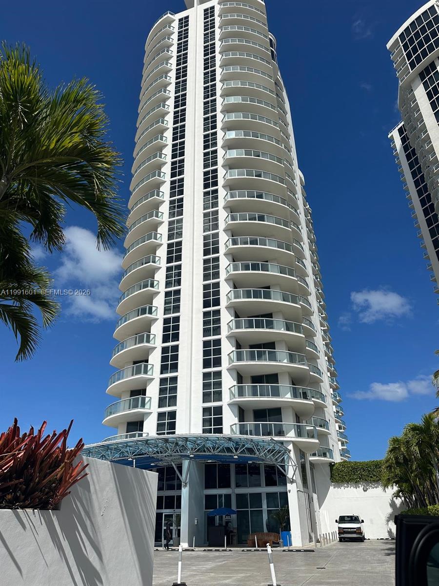 M RESORT RESIDENCES CONDO - Residential