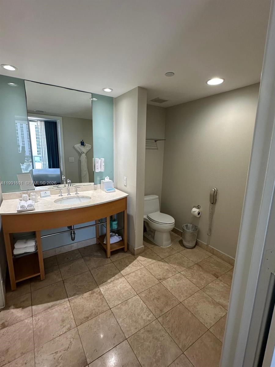 M RESORT RESIDENCES CONDO - Residential