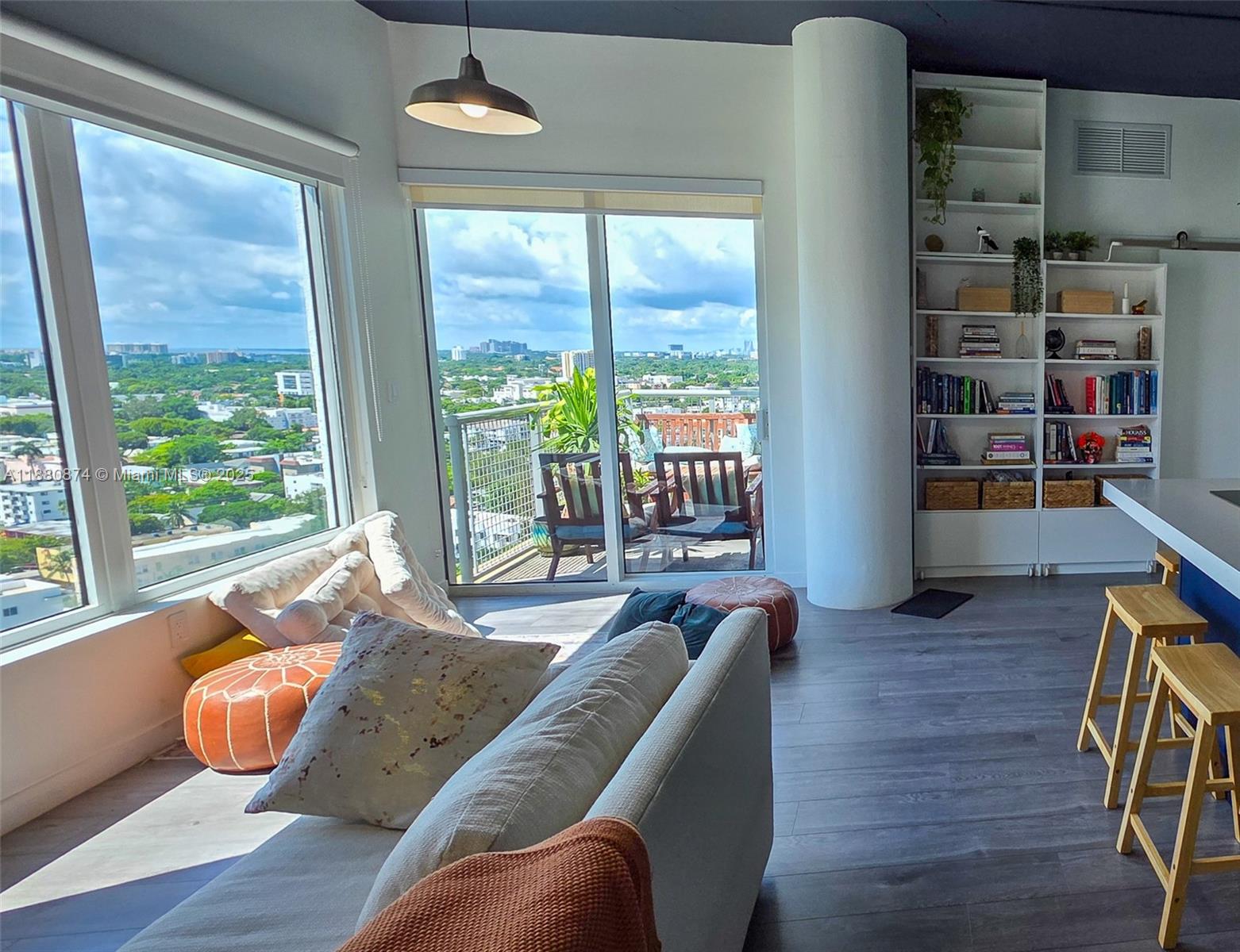 NEO CONDO - Residential