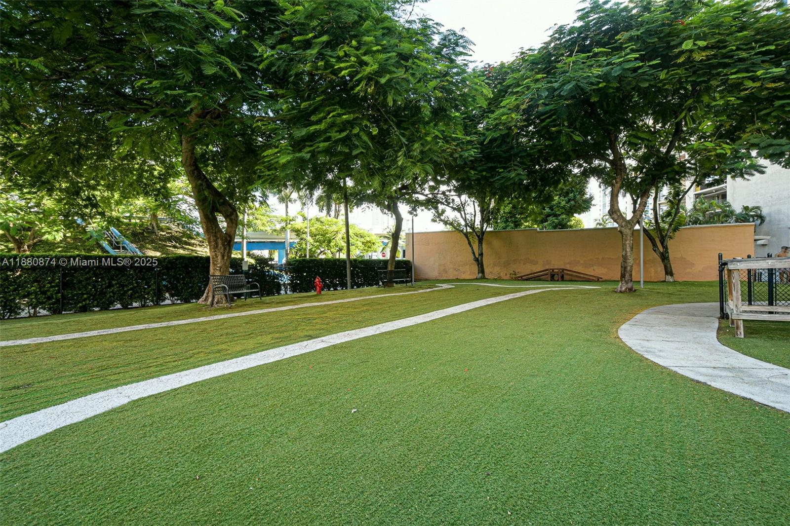 NEO CONDO - Residential